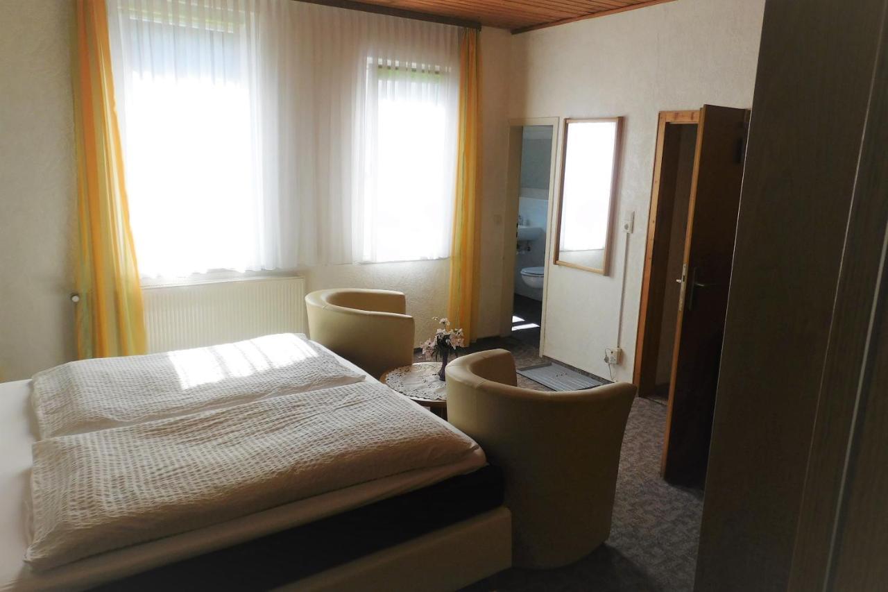 Hotel Pension Am Kurmittelhaus Бад-Ґрунд Екстер'єр фото
